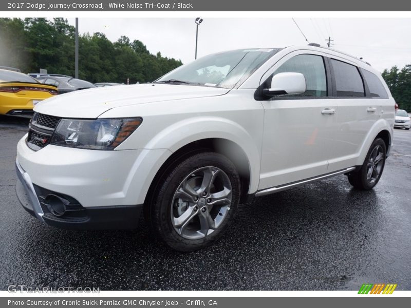 White Noise Tri-Coat / Black 2017 Dodge Journey Crossroad