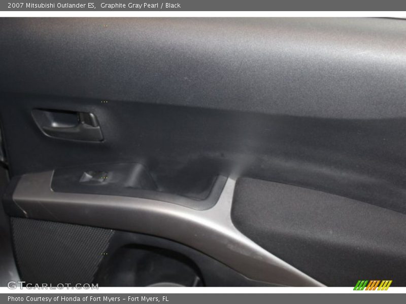 Graphite Gray Pearl / Black 2007 Mitsubishi Outlander ES