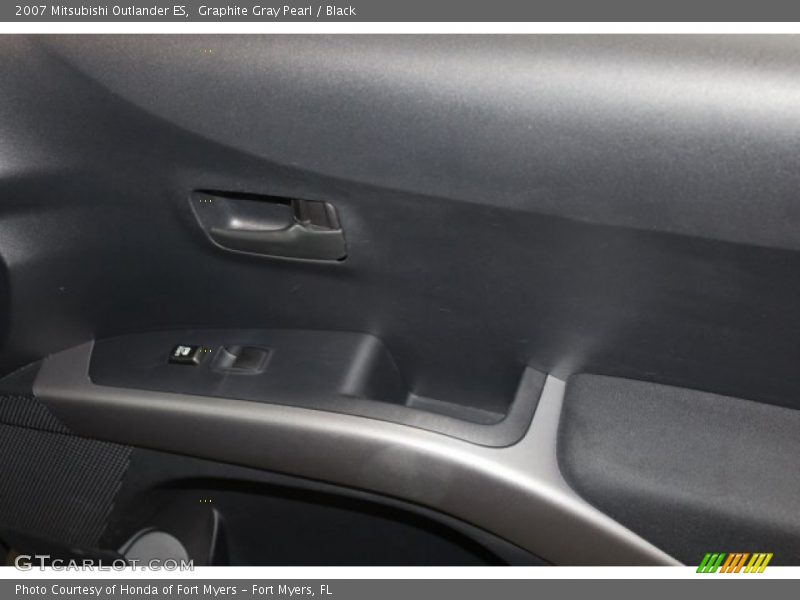 Graphite Gray Pearl / Black 2007 Mitsubishi Outlander ES