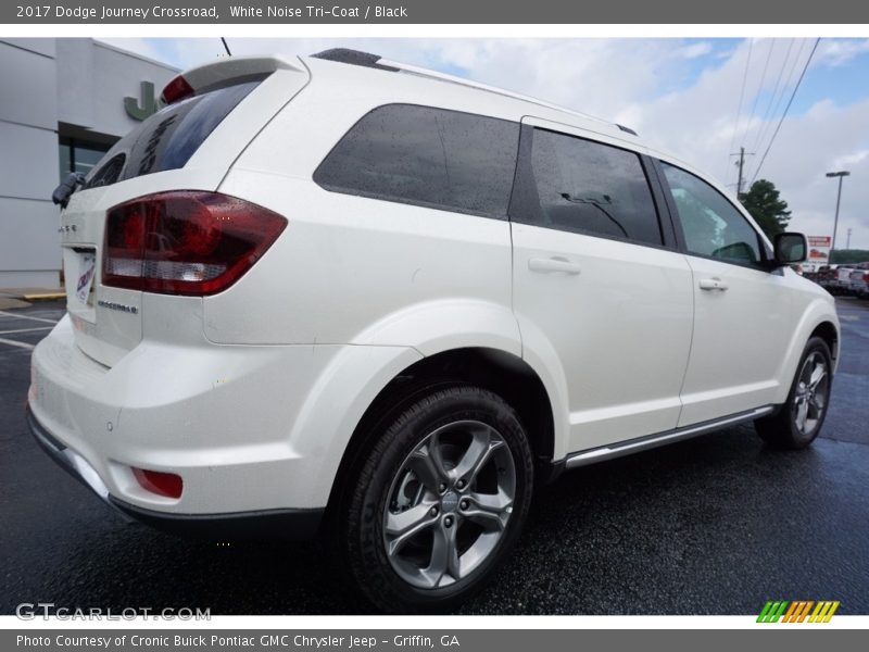 White Noise Tri-Coat / Black 2017 Dodge Journey Crossroad