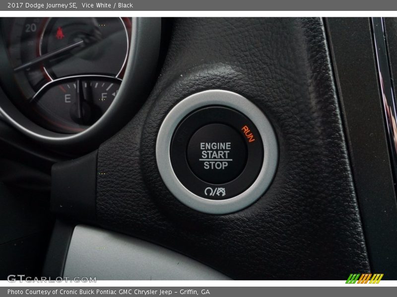 Vice White / Black 2017 Dodge Journey SE
