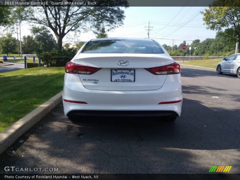 Quartz White Pearl / Black 2018 Hyundai Elantra SE