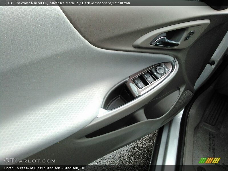 Silver Ice Metallic / Dark Atmosphere/Loft Brown 2018 Chevrolet Malibu LT