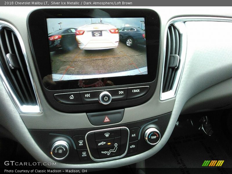 Silver Ice Metallic / Dark Atmosphere/Loft Brown 2018 Chevrolet Malibu LT