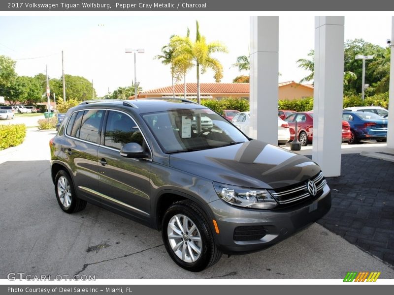 Pepper Gray Metallic / Charcoal 2017 Volkswagen Tiguan Wolfsburg