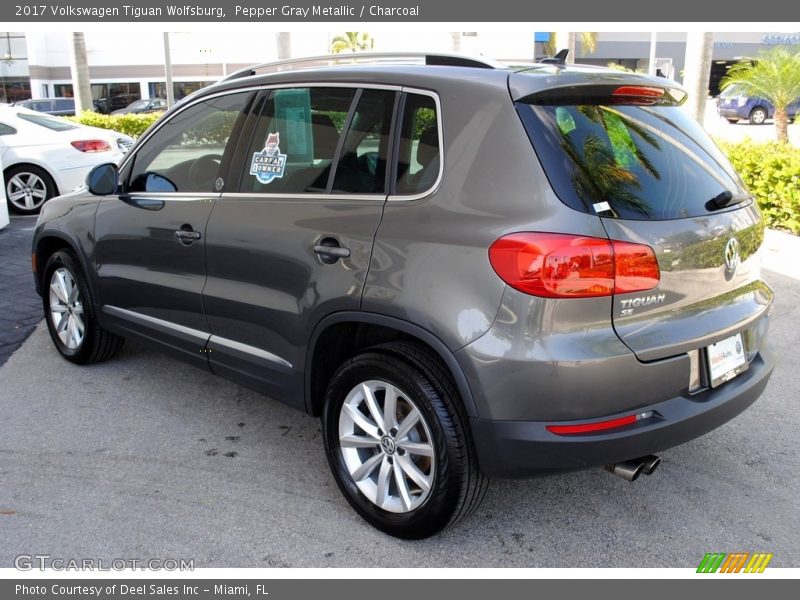 Pepper Gray Metallic / Charcoal 2017 Volkswagen Tiguan Wolfsburg