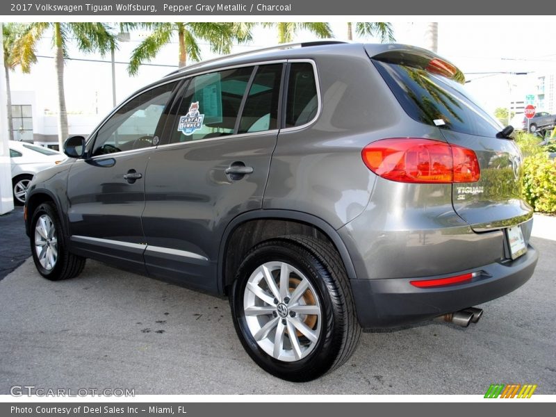 Pepper Gray Metallic / Charcoal 2017 Volkswagen Tiguan Wolfsburg