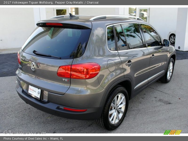 Pepper Gray Metallic / Charcoal 2017 Volkswagen Tiguan Wolfsburg