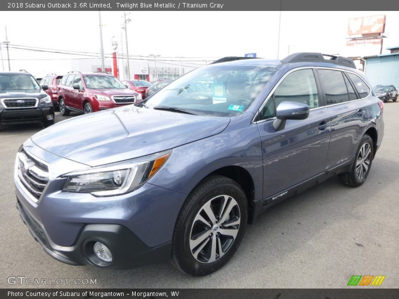 Front 3/4 View of 2018 Outback 3.6R Limited