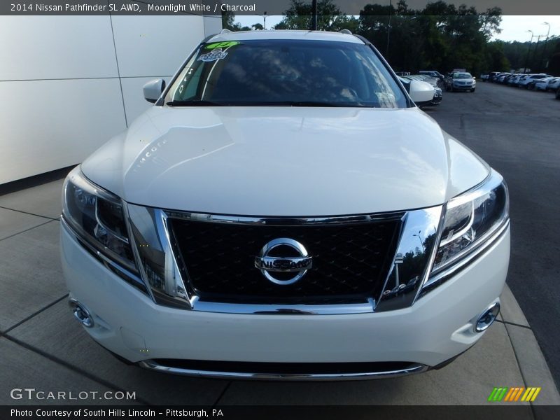 Moonlight White / Charcoal 2014 Nissan Pathfinder SL AWD