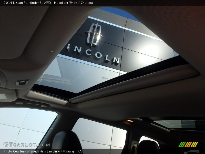 Moonlight White / Charcoal 2014 Nissan Pathfinder SL AWD