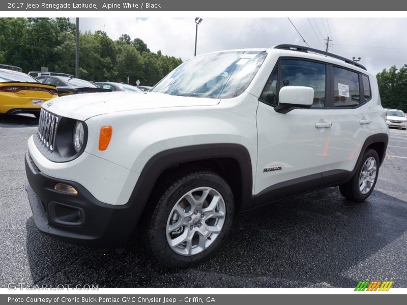 Alpine White / Black 2017 Jeep Renegade Latitude