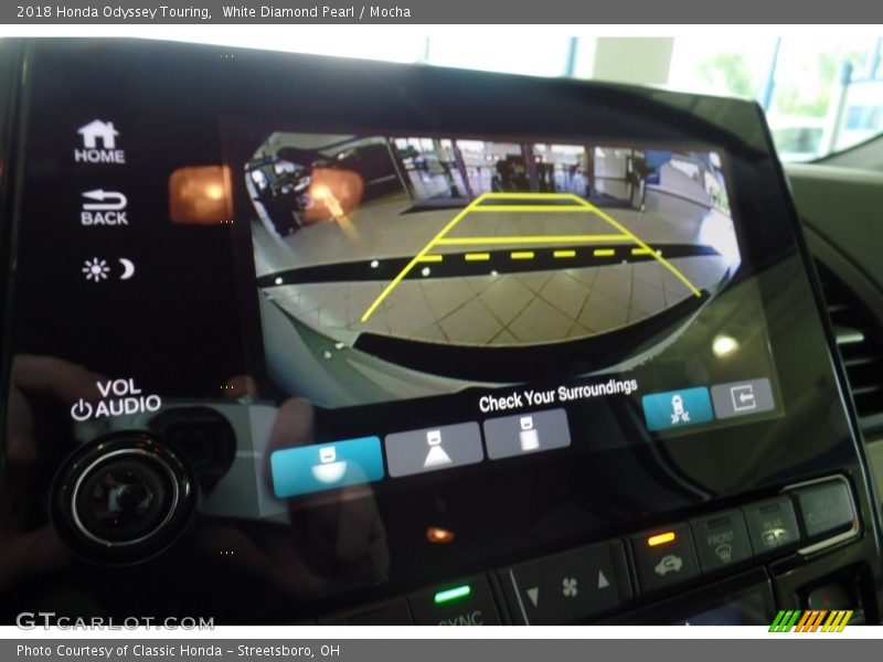 White Diamond Pearl / Mocha 2018 Honda Odyssey Touring