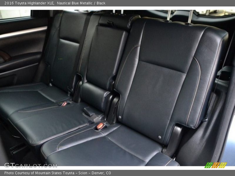 Nautical Blue Metallic / Black 2016 Toyota Highlander XLE