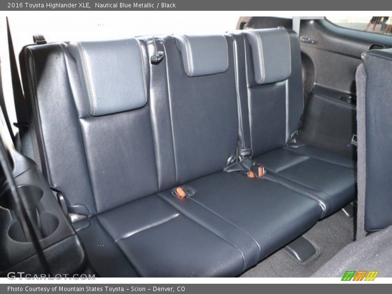 Nautical Blue Metallic / Black 2016 Toyota Highlander XLE