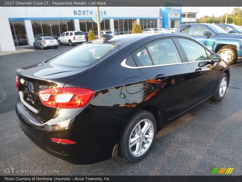 Pepperdust Metallic / Jet Black 2017 Chevrolet Cruze LT
