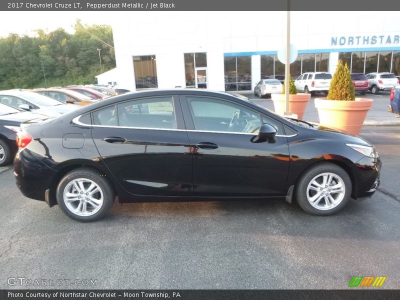 Pepperdust Metallic / Jet Black 2017 Chevrolet Cruze LT