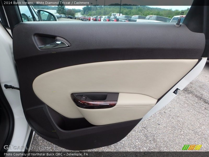 White Diamond Tricoat / Cashmere 2014 Buick Verano