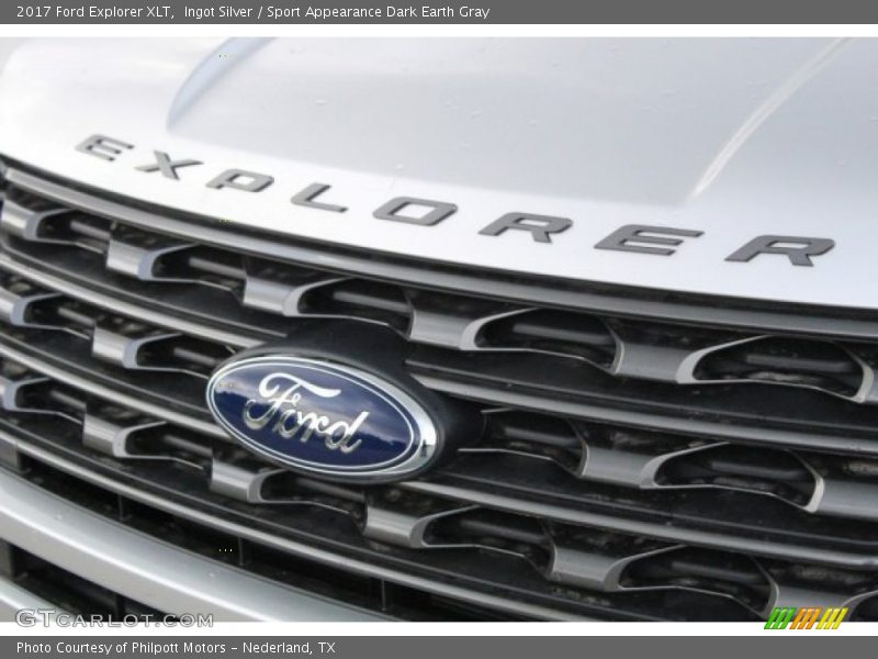 Ingot Silver / Sport Appearance Dark Earth Gray 2017 Ford Explorer XLT