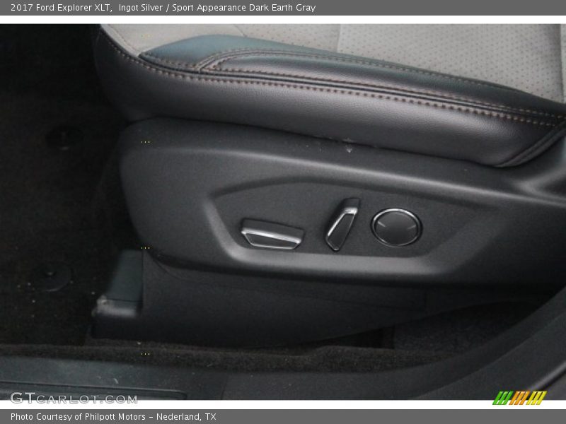 Ingot Silver / Sport Appearance Dark Earth Gray 2017 Ford Explorer XLT