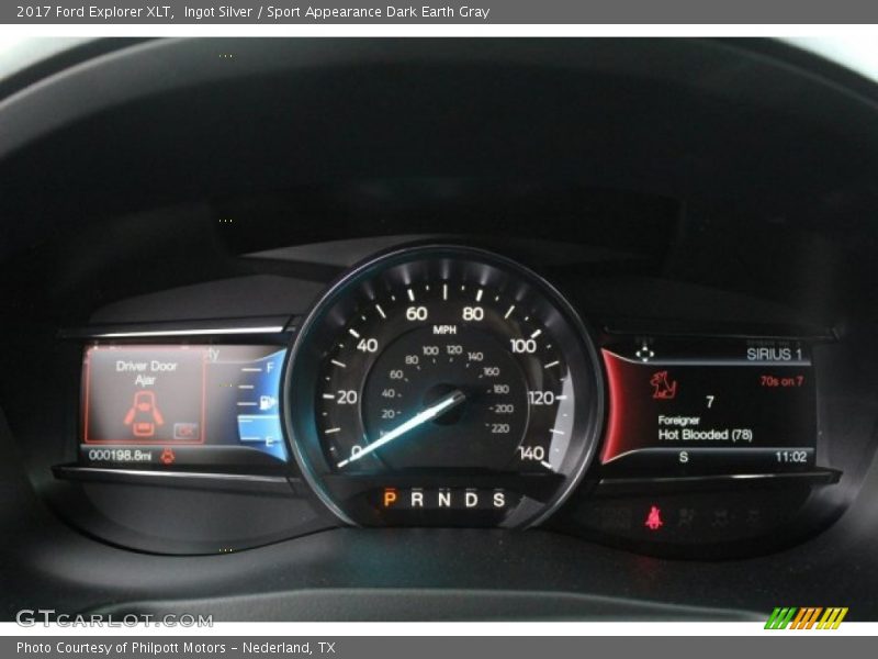 Ingot Silver / Sport Appearance Dark Earth Gray 2017 Ford Explorer XLT