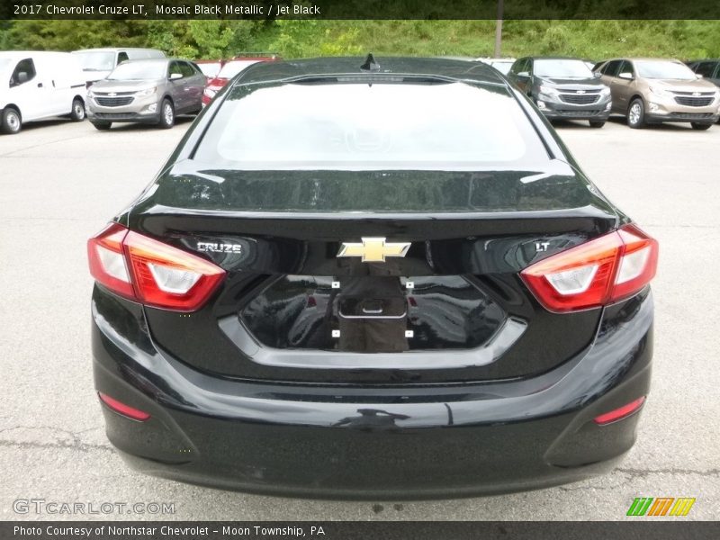 Mosaic Black Metallic / Jet Black 2017 Chevrolet Cruze LT