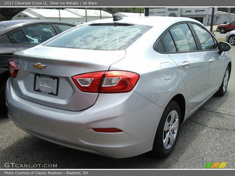 Silver Ice Metallic / Jet Black 2017 Chevrolet Cruze LS