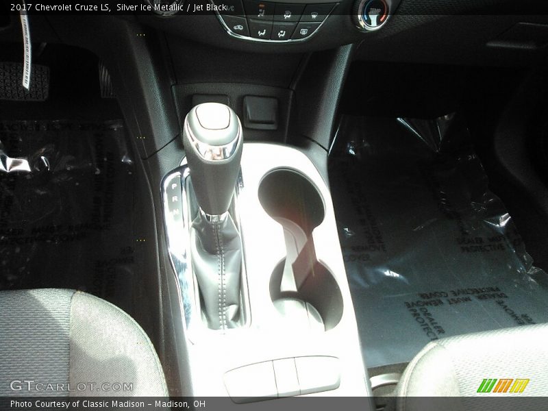 Silver Ice Metallic / Jet Black 2017 Chevrolet Cruze LS