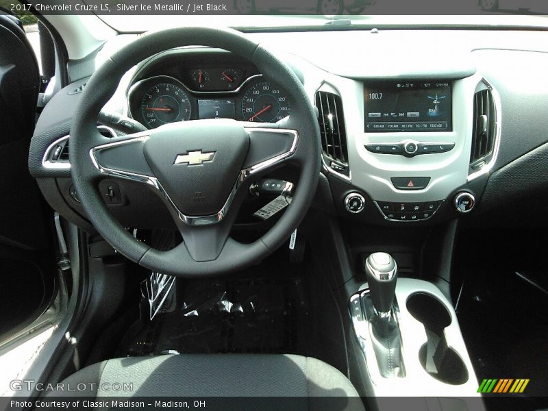 Silver Ice Metallic / Jet Black 2017 Chevrolet Cruze LS