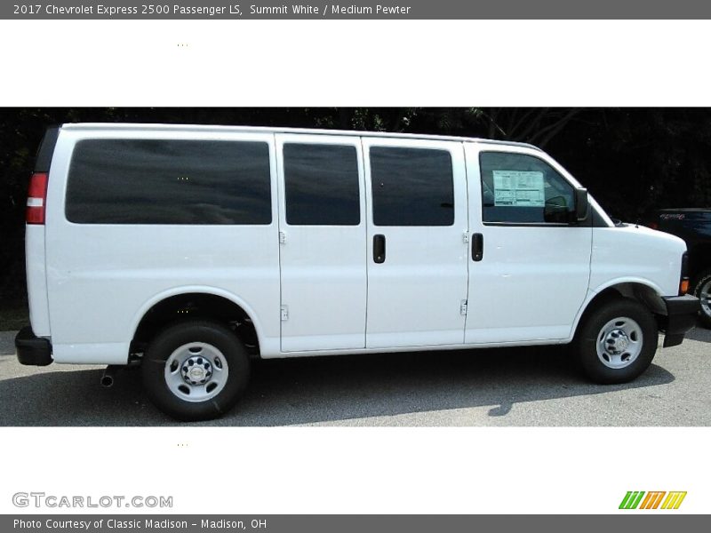 Summit White / Medium Pewter 2017 Chevrolet Express 2500 Passenger LS