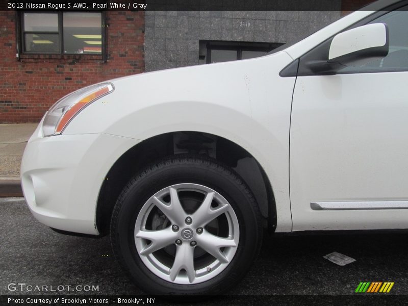 Pearl White / Gray 2013 Nissan Rogue S AWD