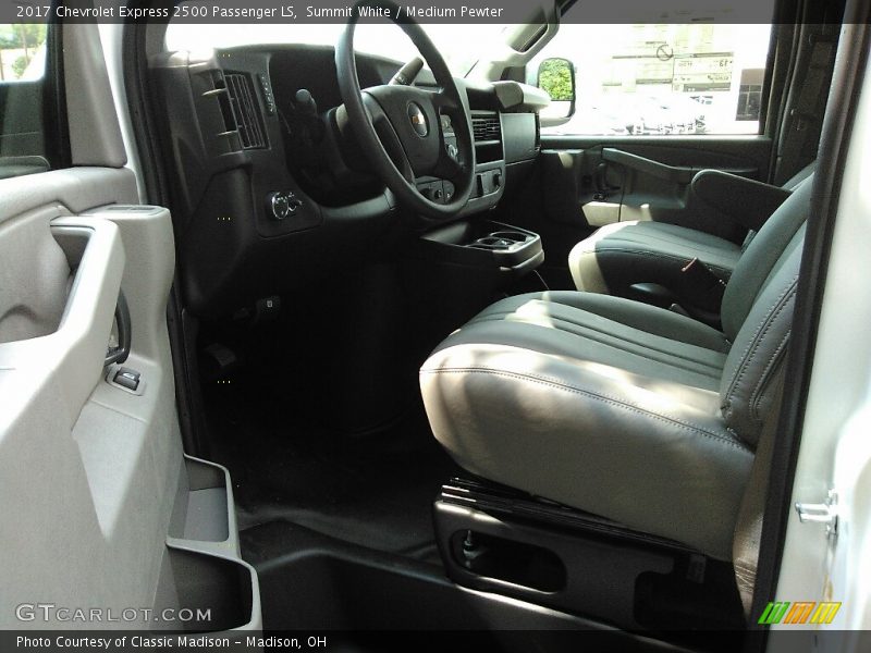 Summit White / Medium Pewter 2017 Chevrolet Express 2500 Passenger LS