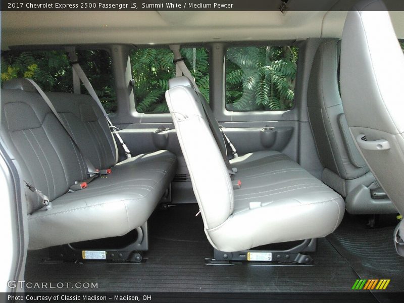 Summit White / Medium Pewter 2017 Chevrolet Express 2500 Passenger LS
