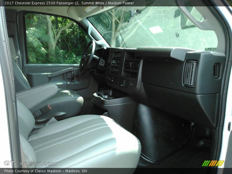 Summit White / Medium Pewter 2017 Chevrolet Express 2500 Passenger LS