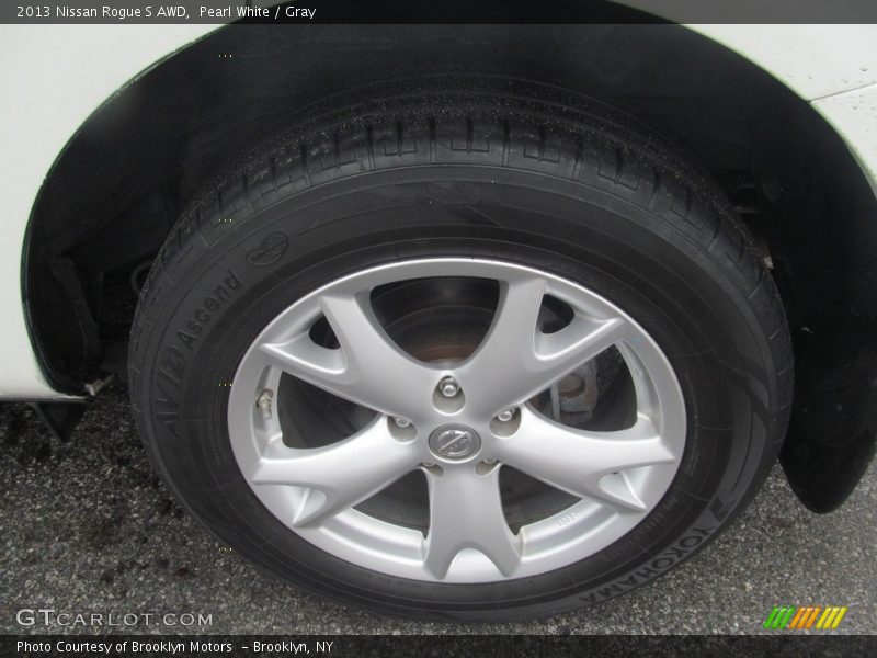 Pearl White / Gray 2013 Nissan Rogue S AWD