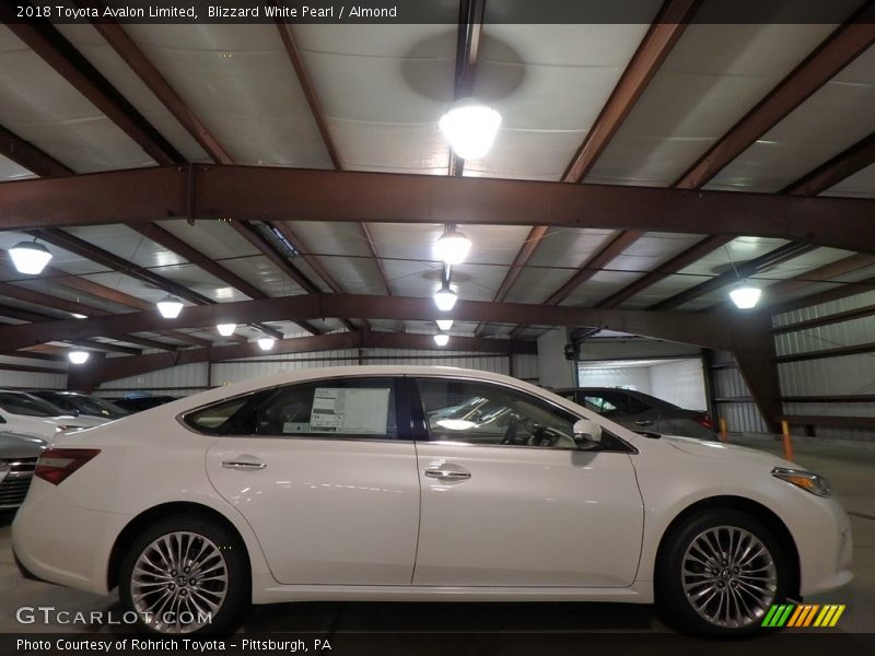 Blizzard White Pearl / Almond 2018 Toyota Avalon Limited