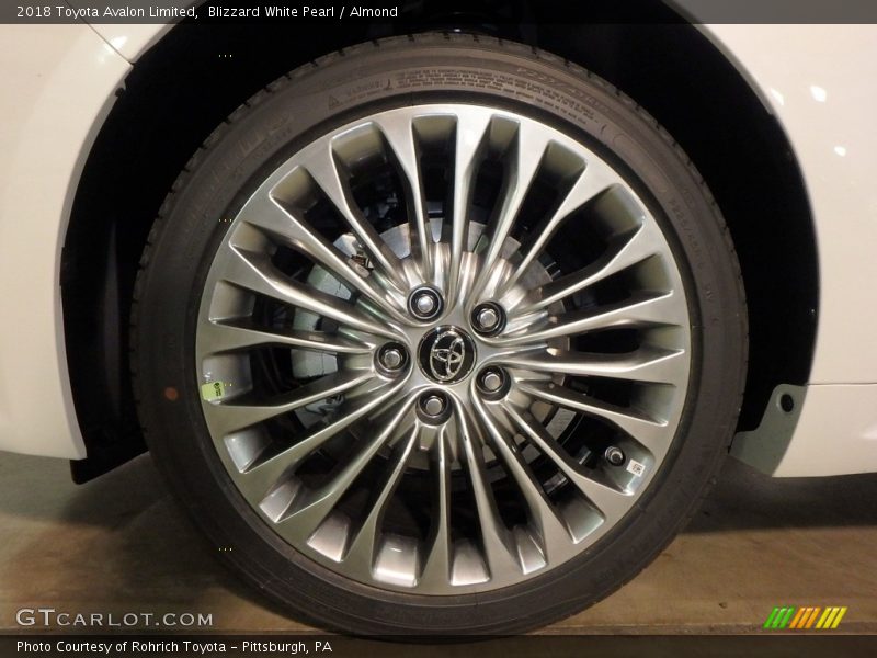 Blizzard White Pearl / Almond 2018 Toyota Avalon Limited