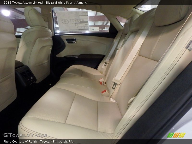 Blizzard White Pearl / Almond 2018 Toyota Avalon Limited