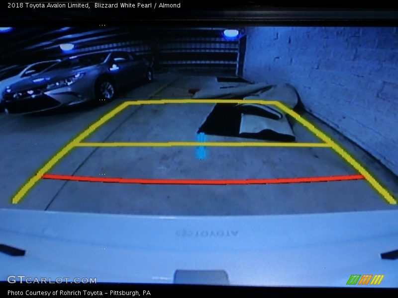 Blizzard White Pearl / Almond 2018 Toyota Avalon Limited