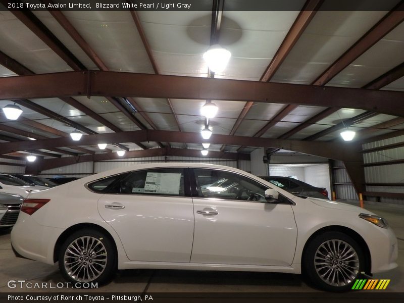 Blizzard White Pearl / Light Gray 2018 Toyota Avalon Limited