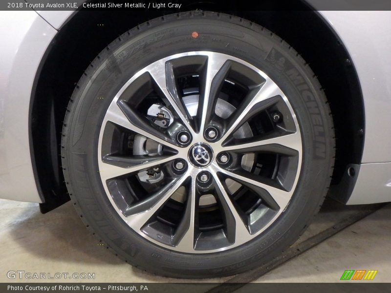 Celestial Silver Metallic / Light Gray 2018 Toyota Avalon XLE
