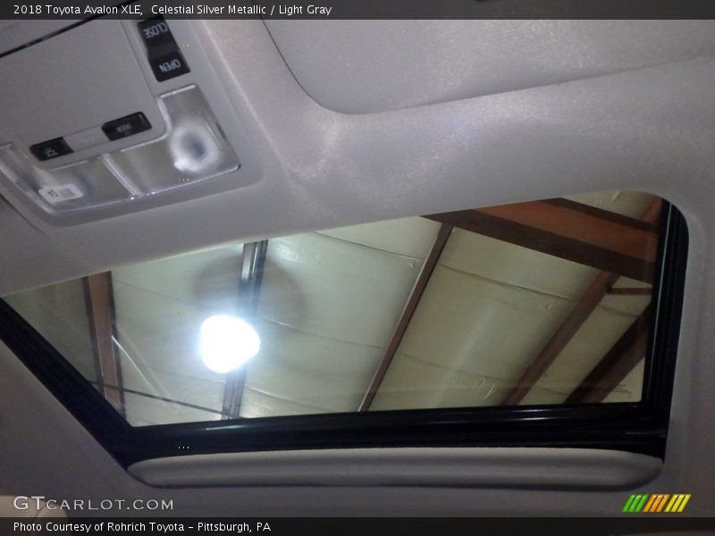 Celestial Silver Metallic / Light Gray 2018 Toyota Avalon XLE