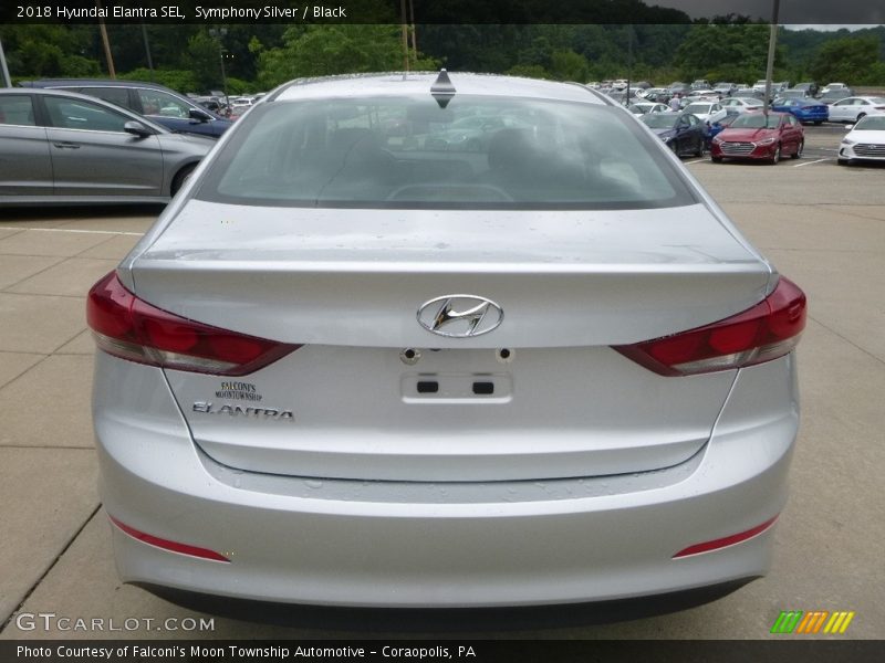 Symphony Silver / Black 2018 Hyundai Elantra SEL