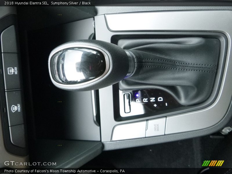 Symphony Silver / Black 2018 Hyundai Elantra SEL