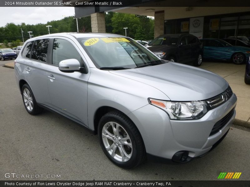 Cool Silver Metallic / Black 2014 Mitsubishi Outlander SE S-AWC