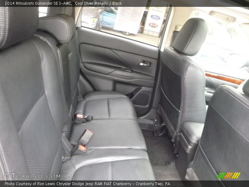 Cool Silver Metallic / Black 2014 Mitsubishi Outlander SE S-AWC