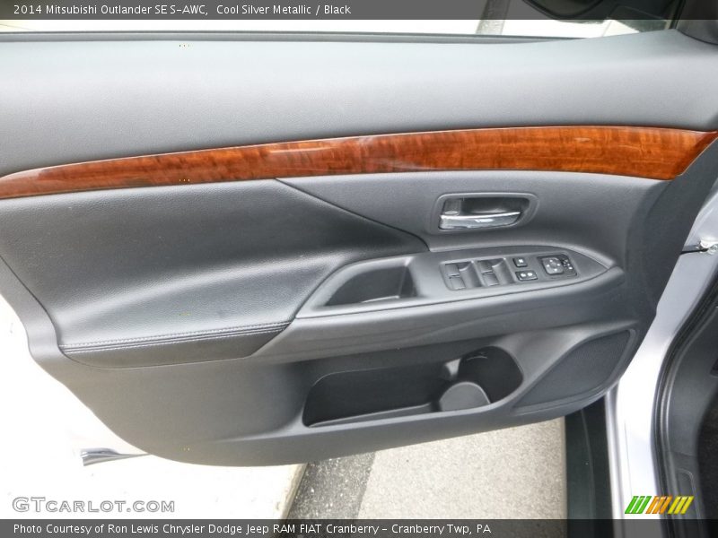 Cool Silver Metallic / Black 2014 Mitsubishi Outlander SE S-AWC