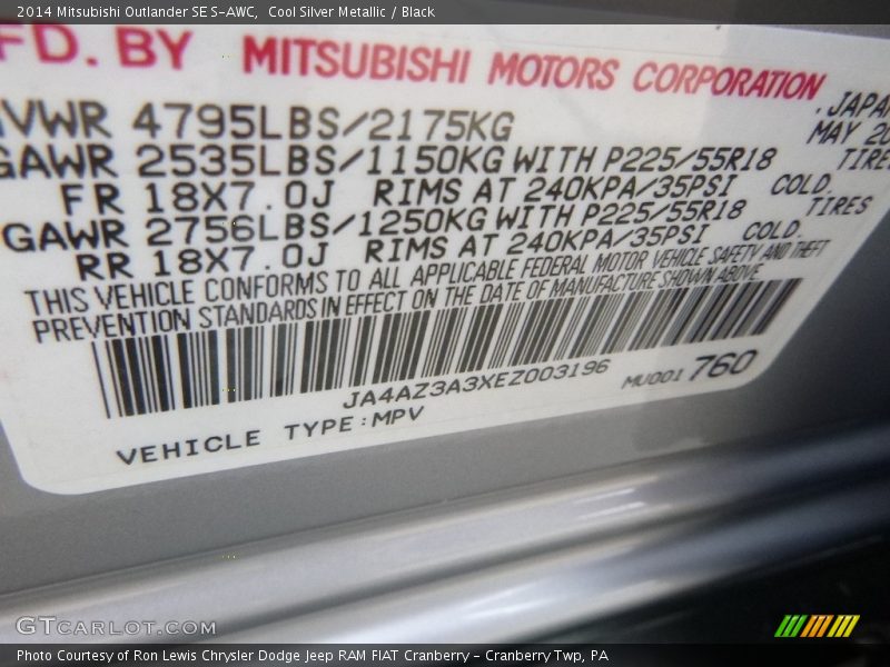 Cool Silver Metallic / Black 2014 Mitsubishi Outlander SE S-AWC