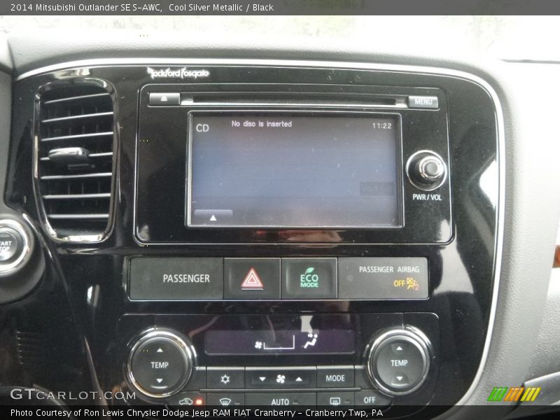 Cool Silver Metallic / Black 2014 Mitsubishi Outlander SE S-AWC