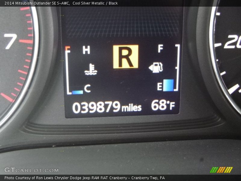 Cool Silver Metallic / Black 2014 Mitsubishi Outlander SE S-AWC